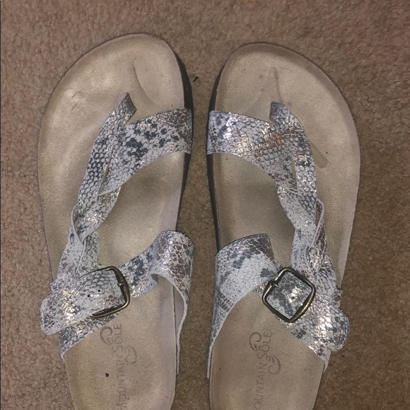 Mountain Sole size 9 snakeskin slip on sandals - Picture 1 of 8
